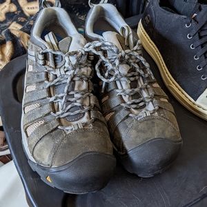Keen safety toe shoes
